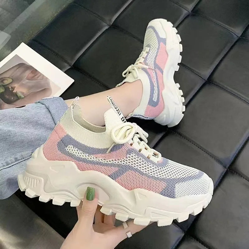 New spring and autumn ladies flying woven breathable sports shoes simple and comfortable platform daddy shoes casual shoes